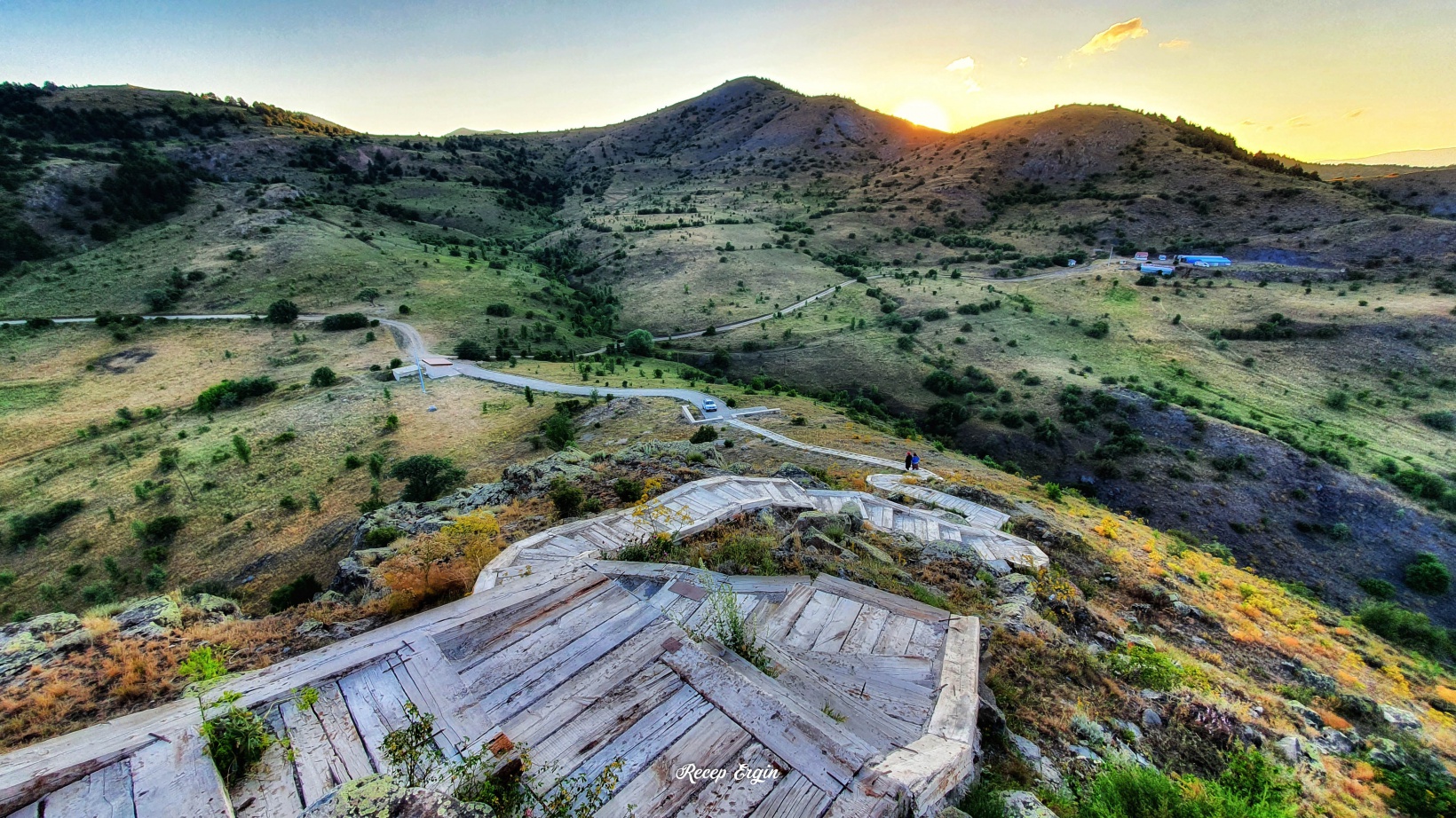 660 yıllık kalenin surlarından enfes günbatımı manzaraları 19