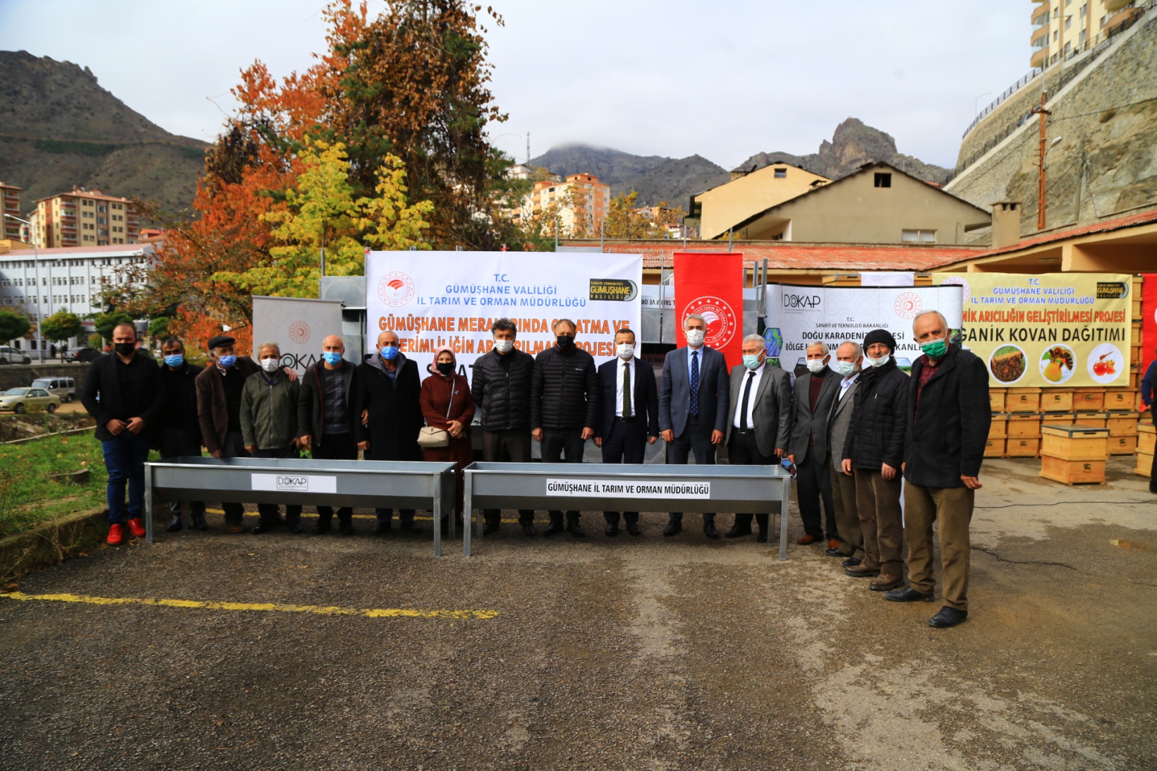 Gümüşhane'de organik arıcılığa kovan, meralara sıvat desteği 11