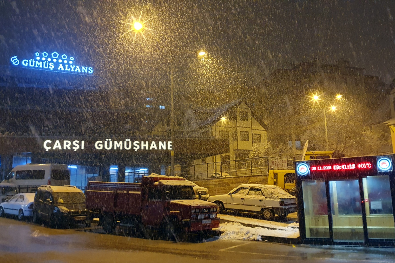 Gümüşhane kar yağışının ardından panayır alanına döndü 4