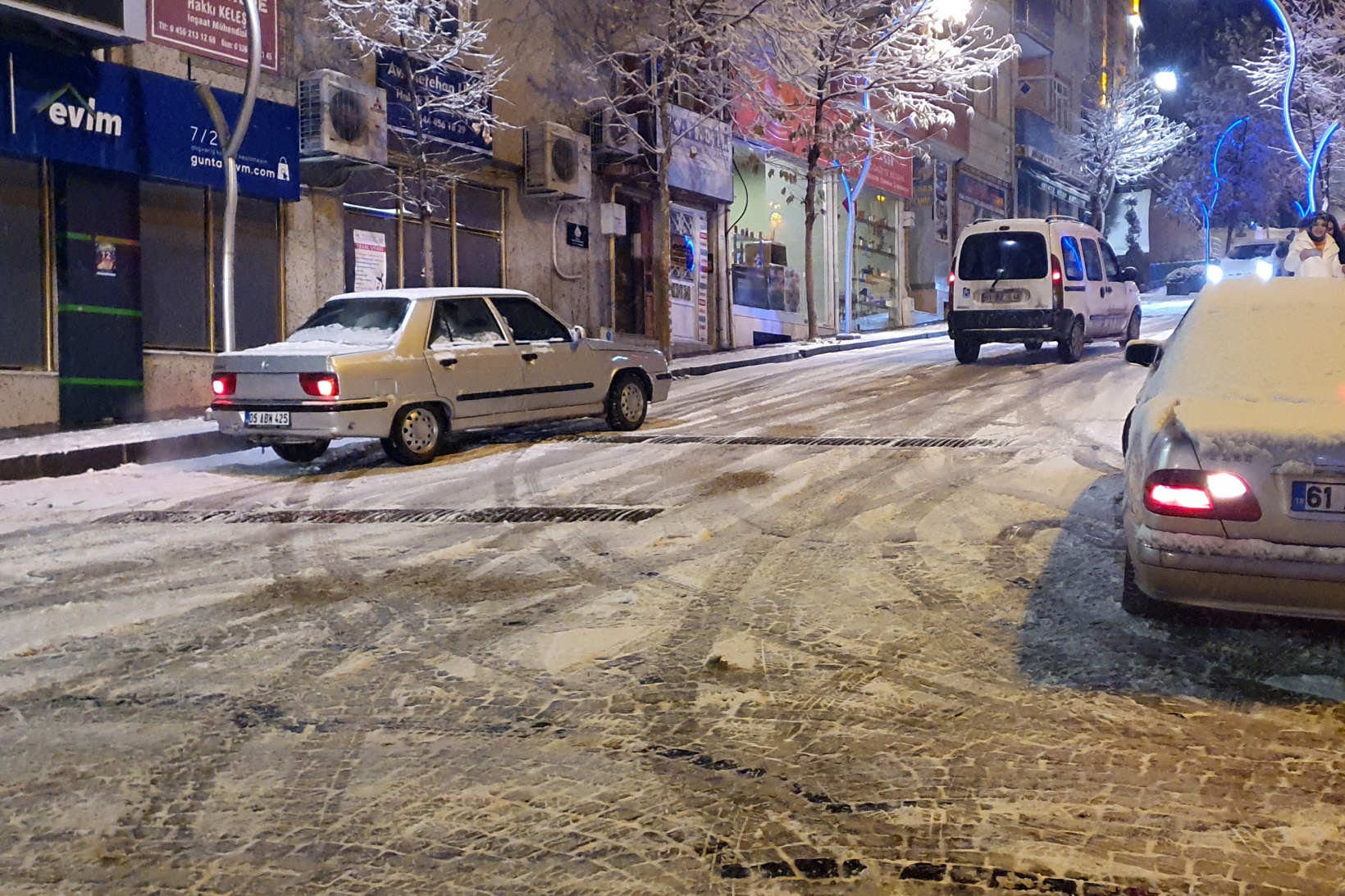 Gümüşhane kar yağışının ardından panayır alanına döndü 13