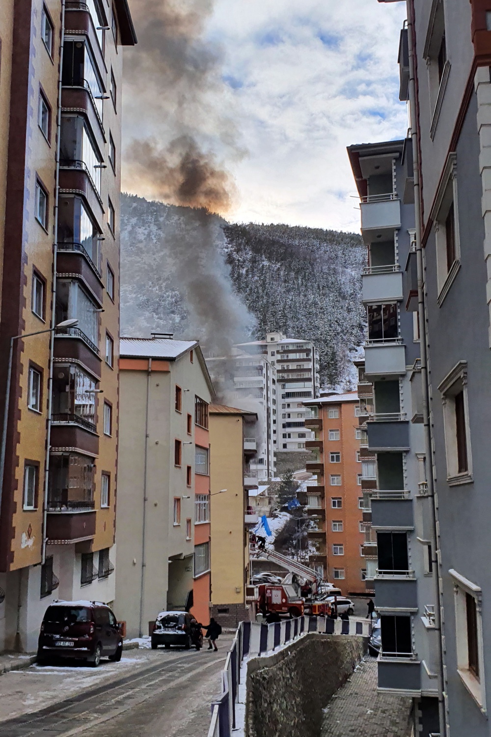 Gümüşhane’de ev yangını korkuttu 10