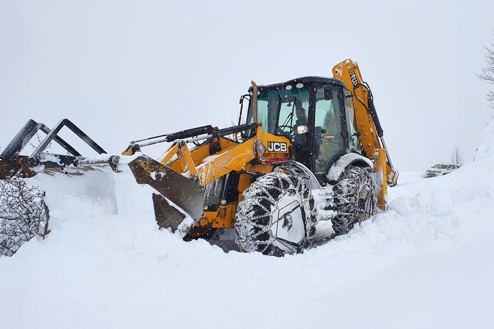 Gümüşhane’nin zorlu coğrafyasında karla mücadele çalışmaları devam ediyor 14