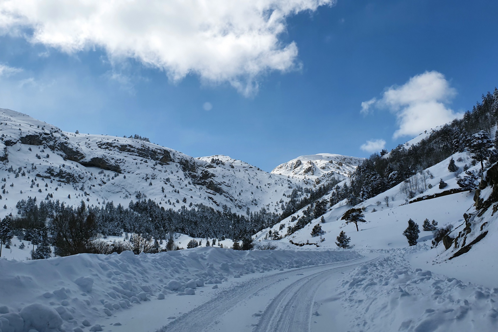 Gümüşhane’nin kapalı köy yollarında hummalı çalışma 7