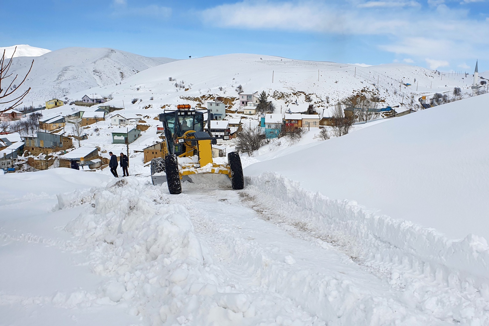 Gümüşhane’nin kapalı köy yollarında hummalı çalışma 3