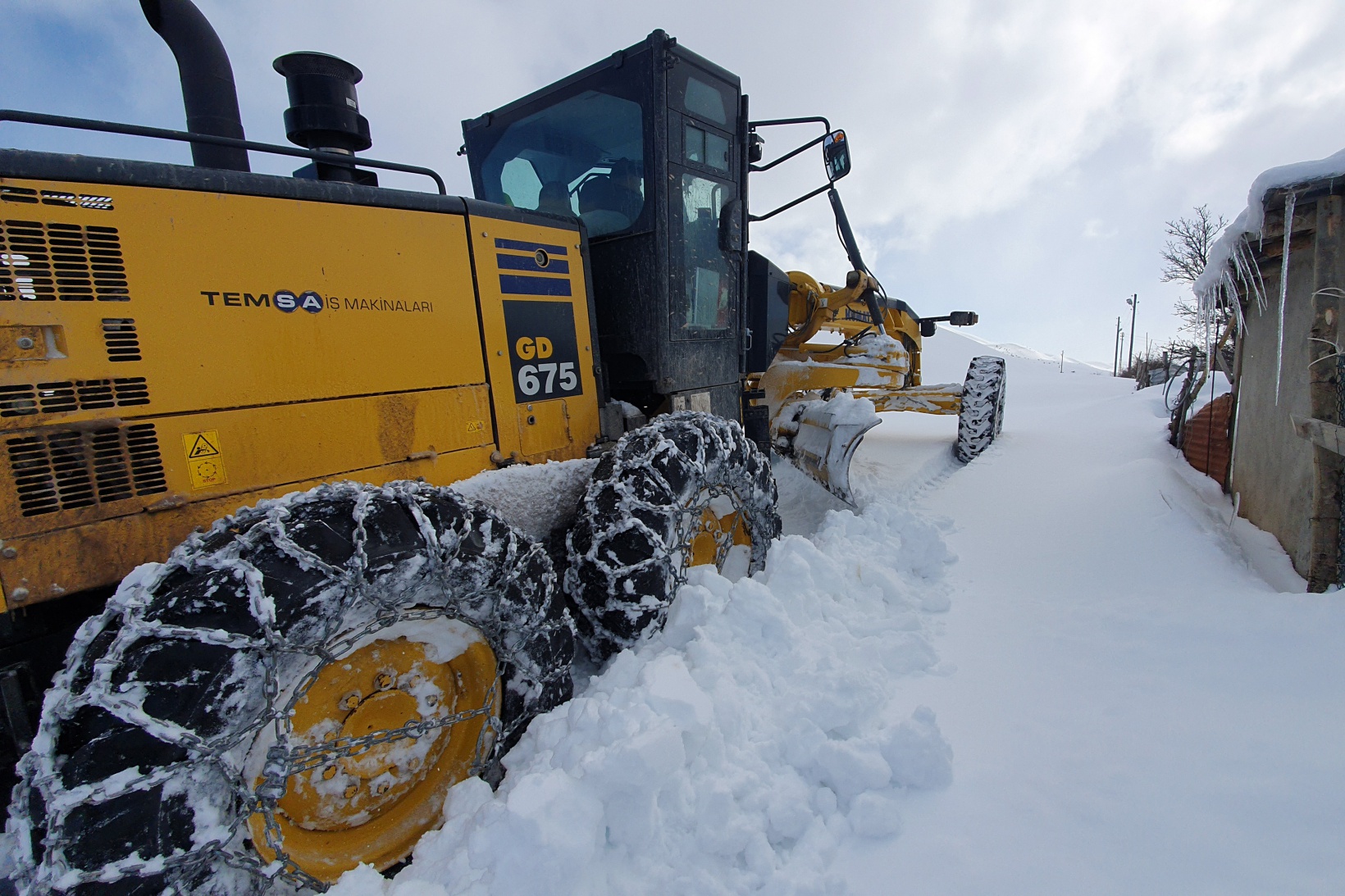 Gümüşhane’nin kapalı köy yollarında hummalı çalışma 2