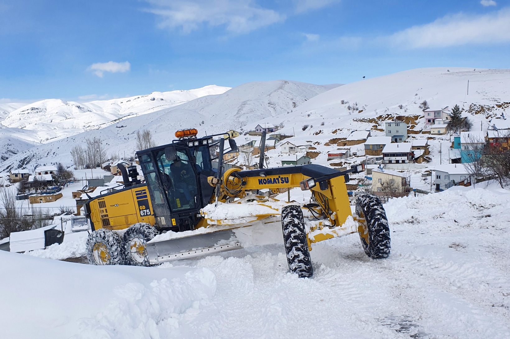 Gümüşhane’nin kapalı köy yollarında hummalı çalışma 5