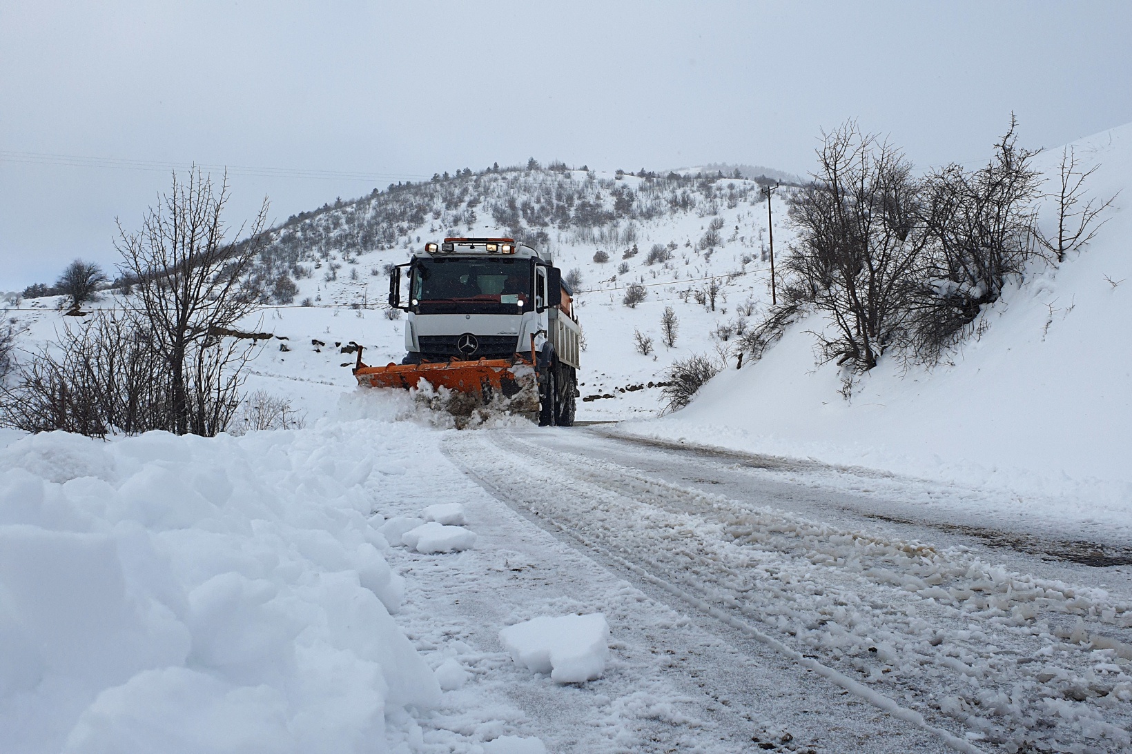 Gümüşhane’nin kapalı köy yollarında hummalı çalışma 9