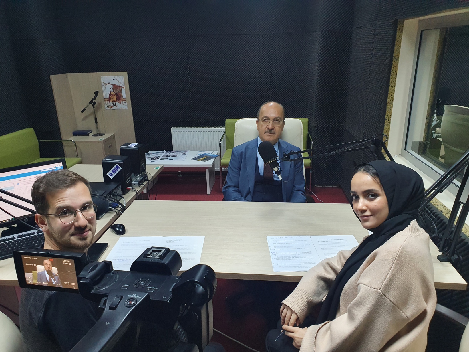 Rektör Zeybek, Kampüs FM’e konuk oldu 2