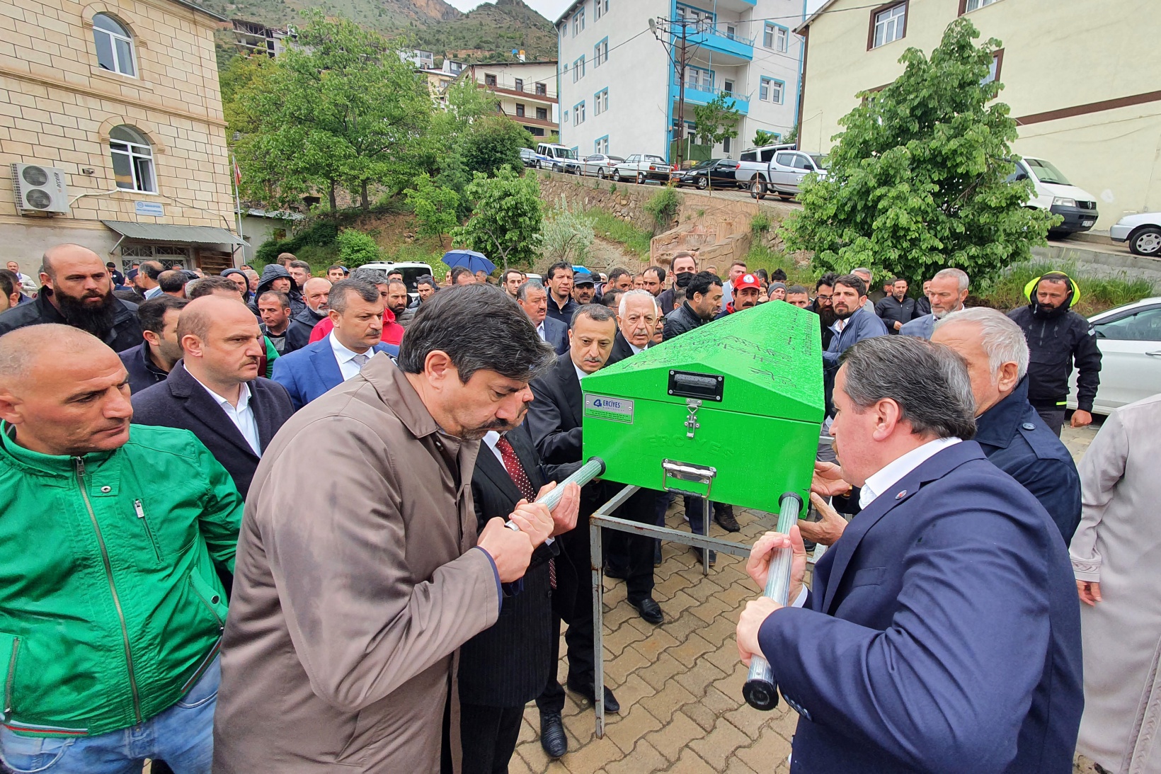 Memur-Sen İl Temsilcisi Harun Şeker son yolculuğuna uğurlandı 17
