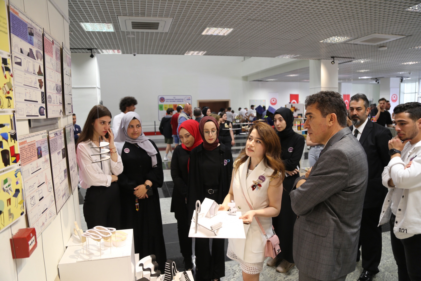 Geleceğin tasarımcılarından 100’ü aşkın eser 10