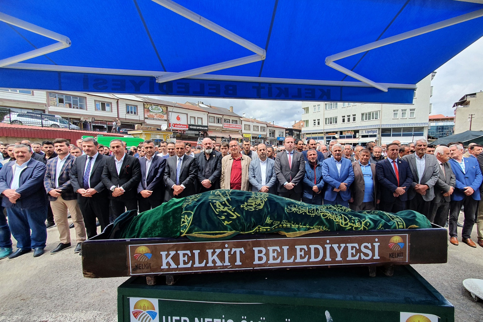 Genç Avukat gözyaşları içinde son yolculuğuna uğurlandı 10