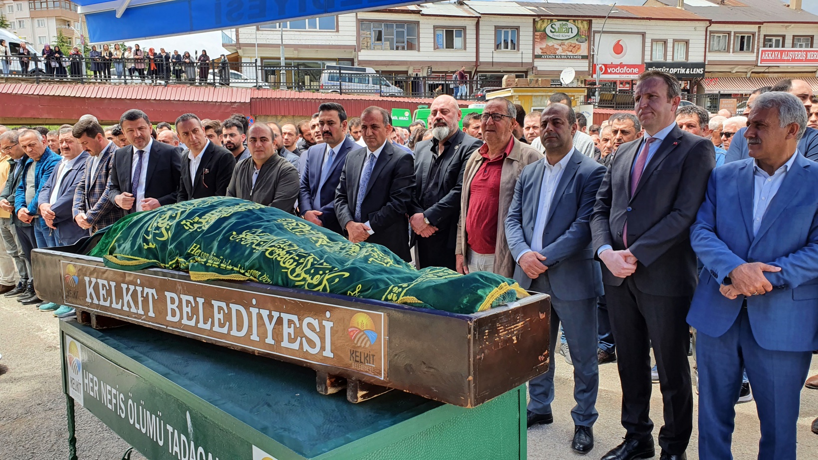 Genç Avukat gözyaşları içinde son yolculuğuna uğurlandı 9