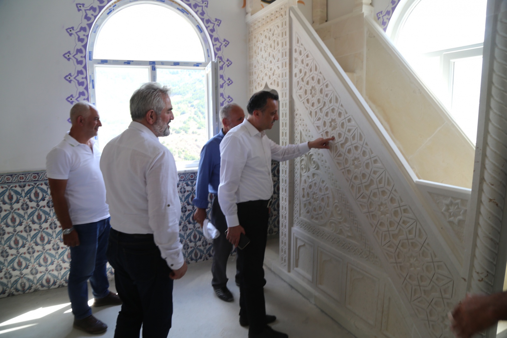 Vali Taşbilek’ten 11 köye ziyaret 9