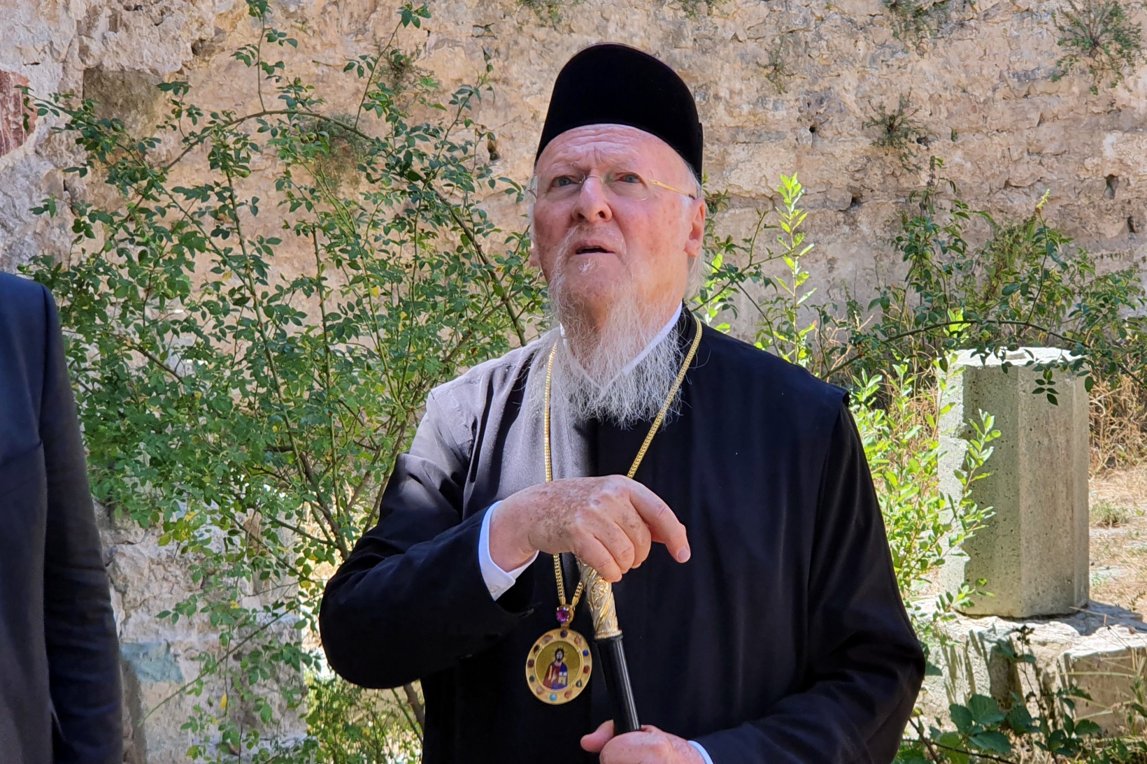 Fener Rum Patriği Bartholomeos Süleymaniye mahallesinde 25