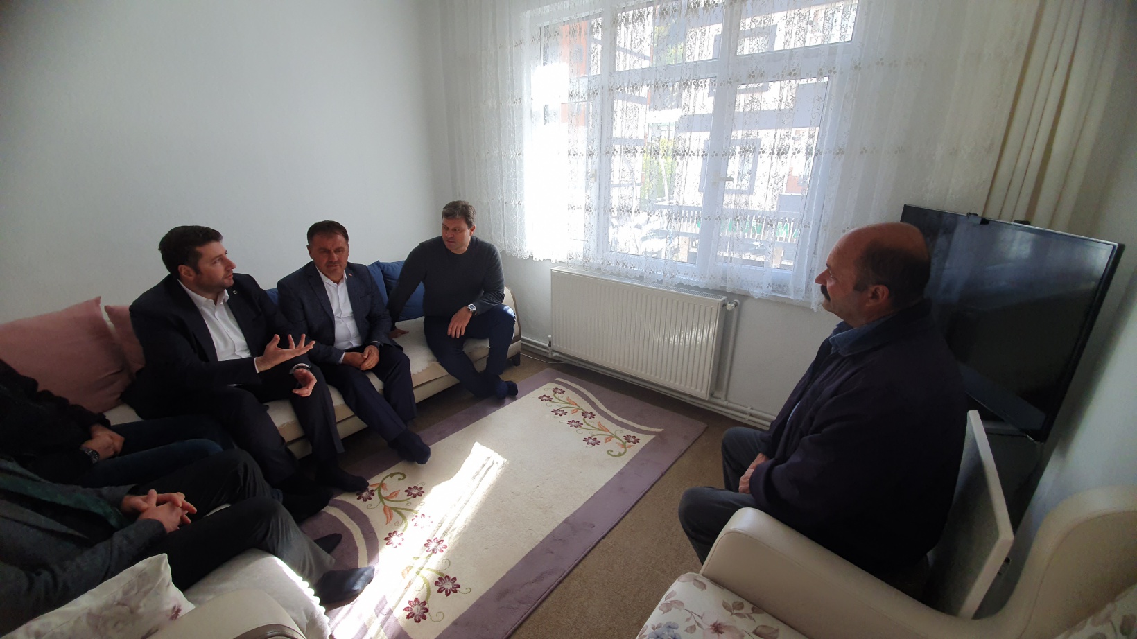 Ertuğrul Sağlam SMA hastası Yunus Emre’yi evinde ziyaret etti 5