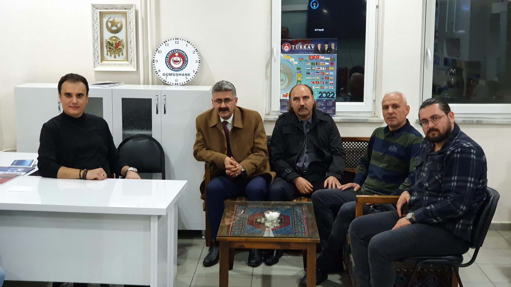 Diker: İnsanlık binlerce yıl sonra yeniden emojiye geçti 6