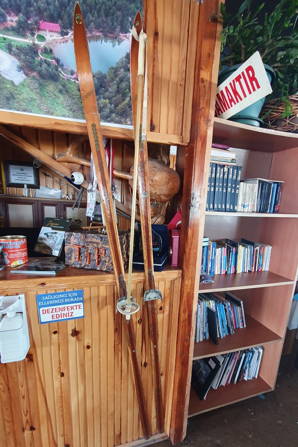 Yarım asırlık kayak takımına gözü gibi bakıyorlar 4