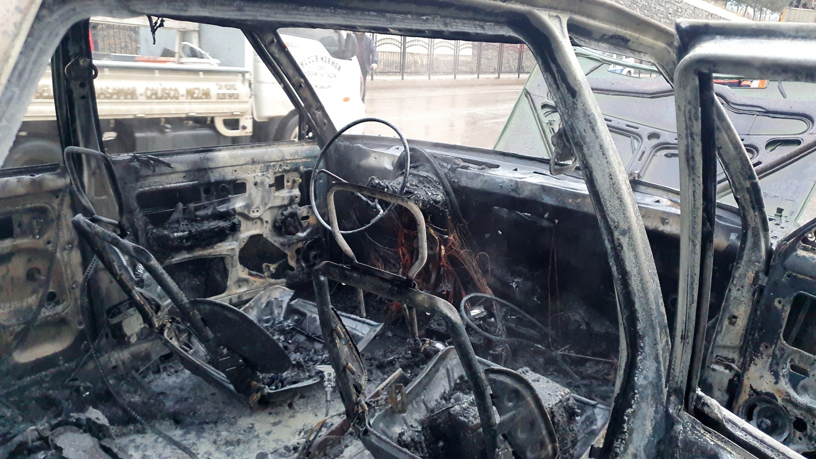 Gümüşhane’de park halindeki LPG’li otomobil yandı 13