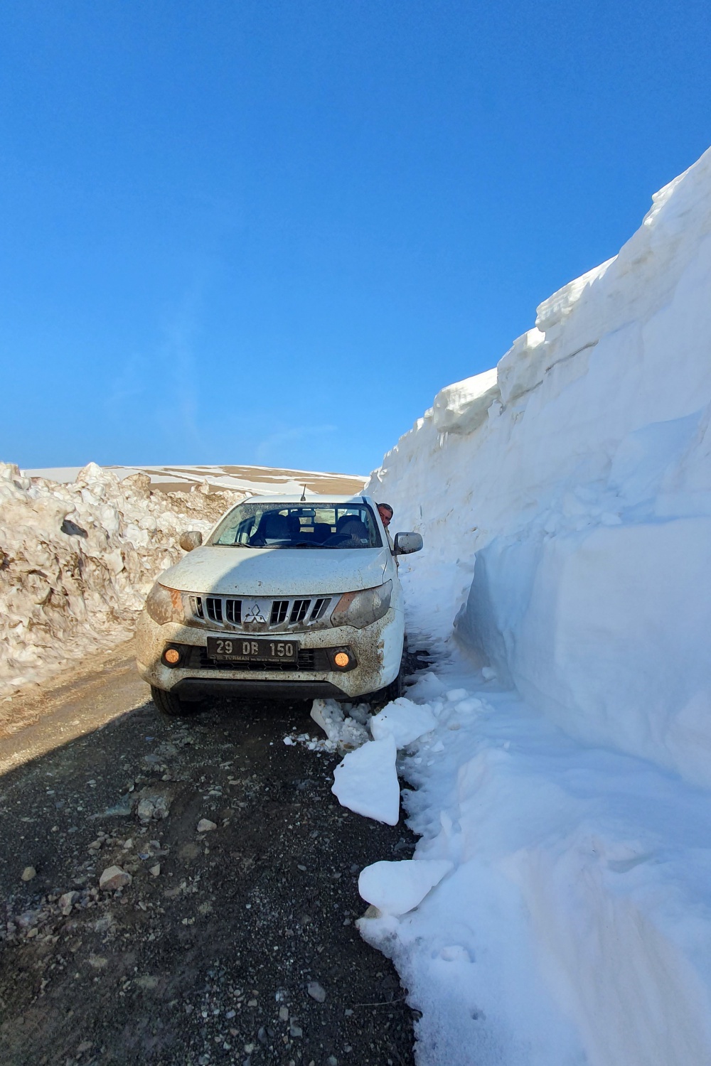 Gümüşhane yaylalarında karla mücadele devam ediyor 23