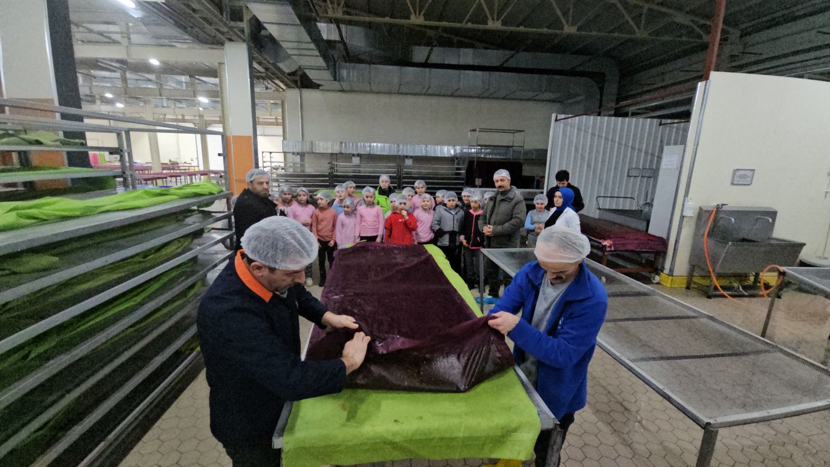 Gümüşhane’de öğrenciler yerli üretimi yerinde inceledi 25