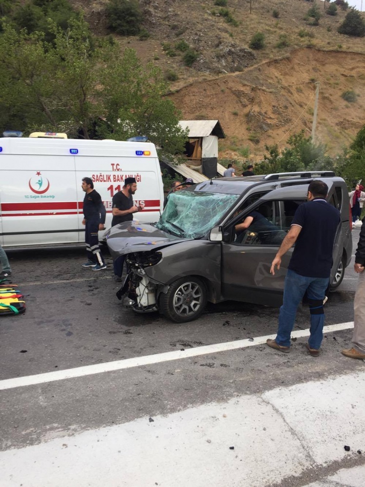 Gümüşhane’de trafik kazası: 1 ölü, 4 yaralı 2