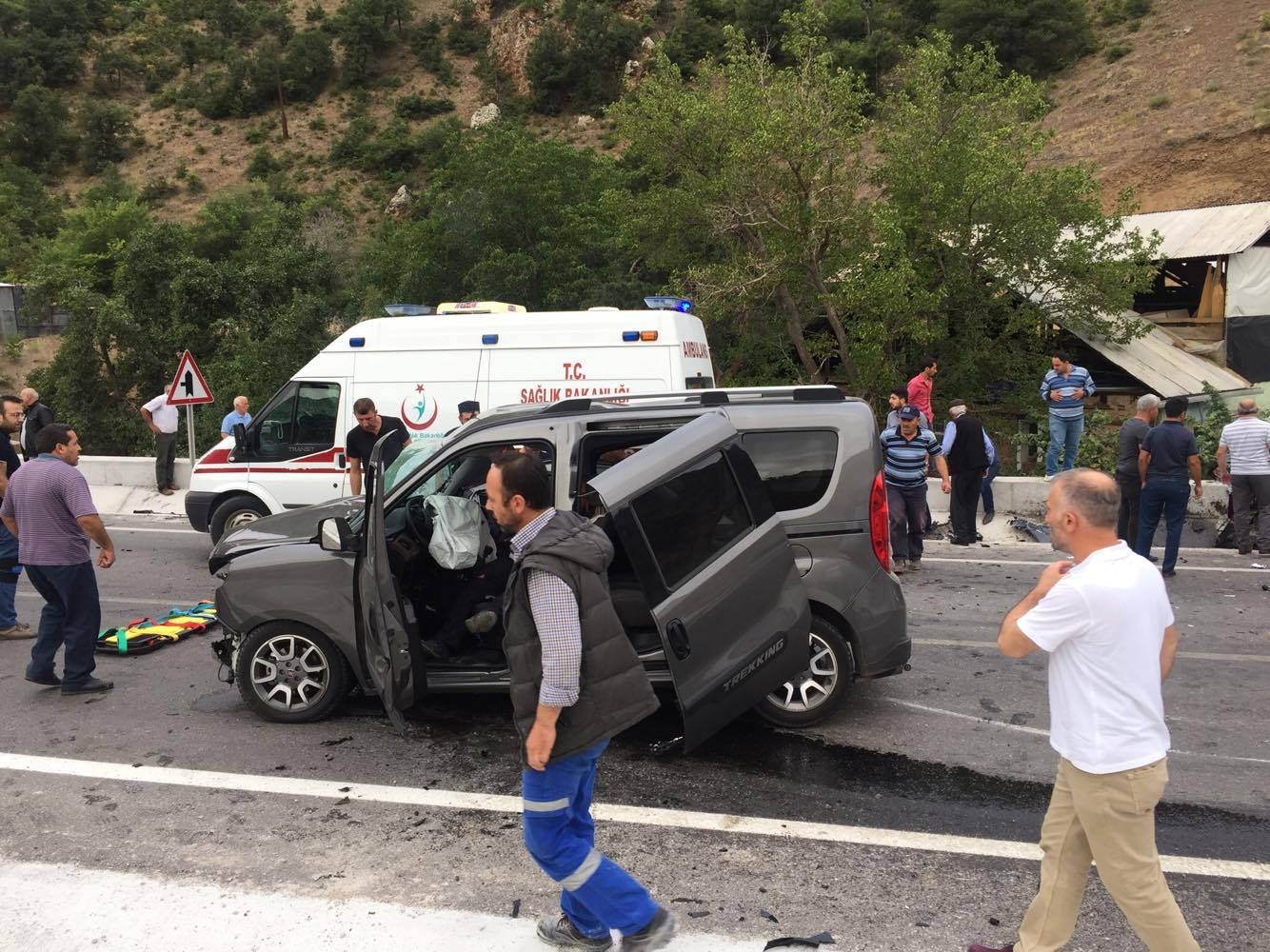 Gümüşhane’de trafik kazası: 1 ölü, 4 yaralı 3