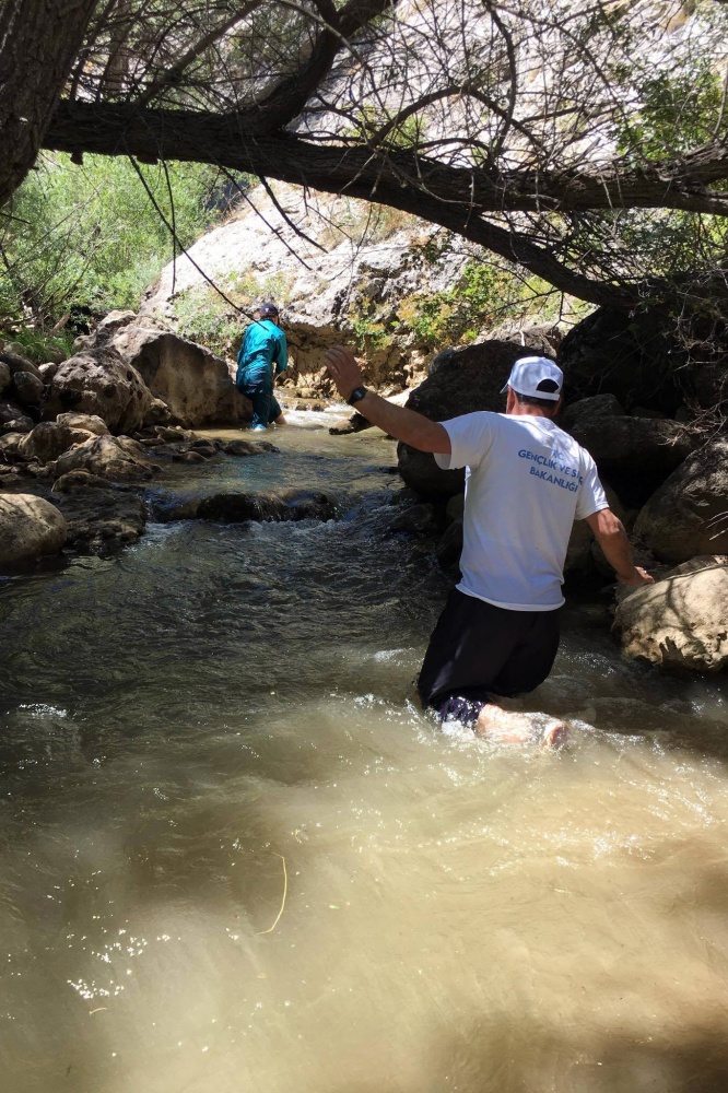 Gümüşhaneli dağcılardan Kelkit kanyonunda zorlu yürüyüş 8