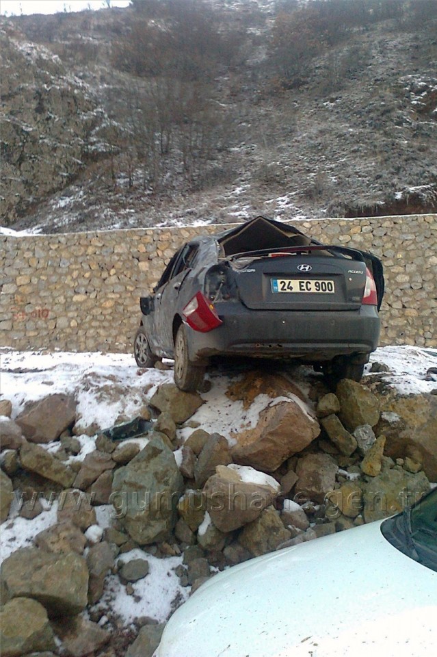 Kelkit'te Trafik Kazası: 3 Yaralı 1