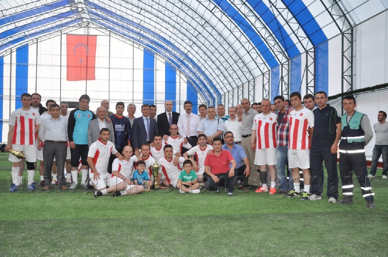 Halı Sahada Şampiyon: Milli Eğitim  20