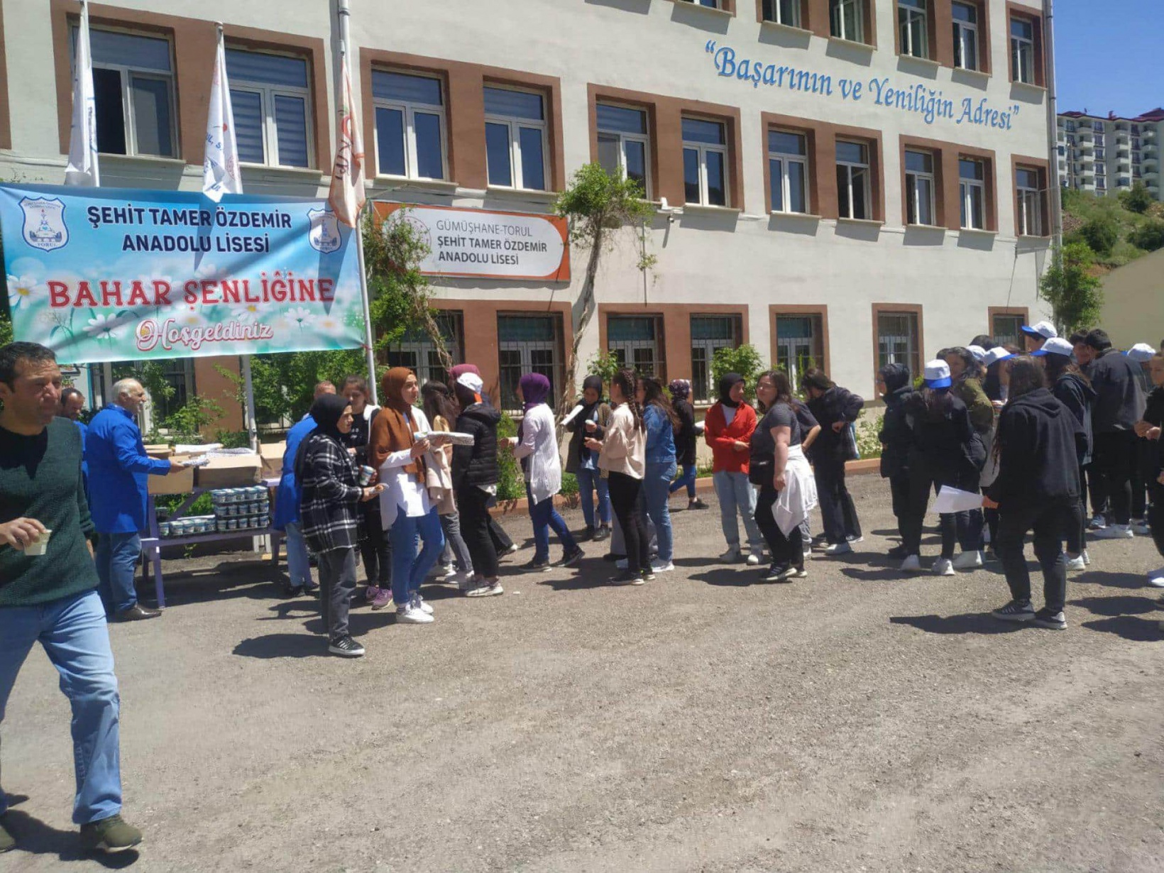 Şehit Tamer Özdemir Anadolu Lisesinden anlamlı bahar şenliği 3