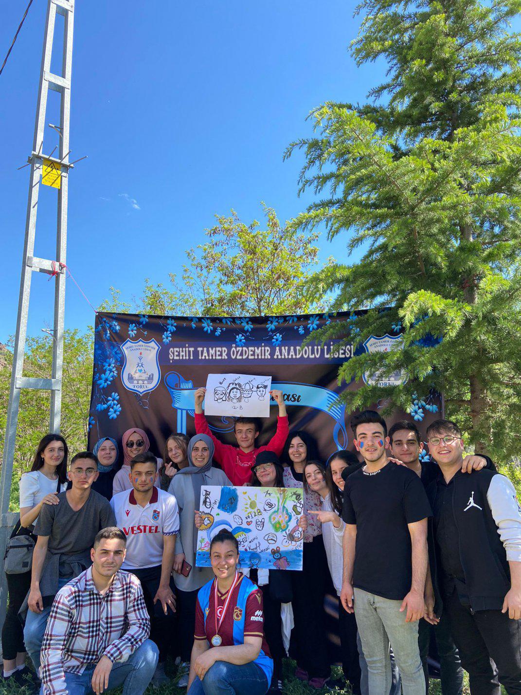 Şehit Tamer Özdemir Anadolu Lisesinden anlamlı bahar şenliği 18