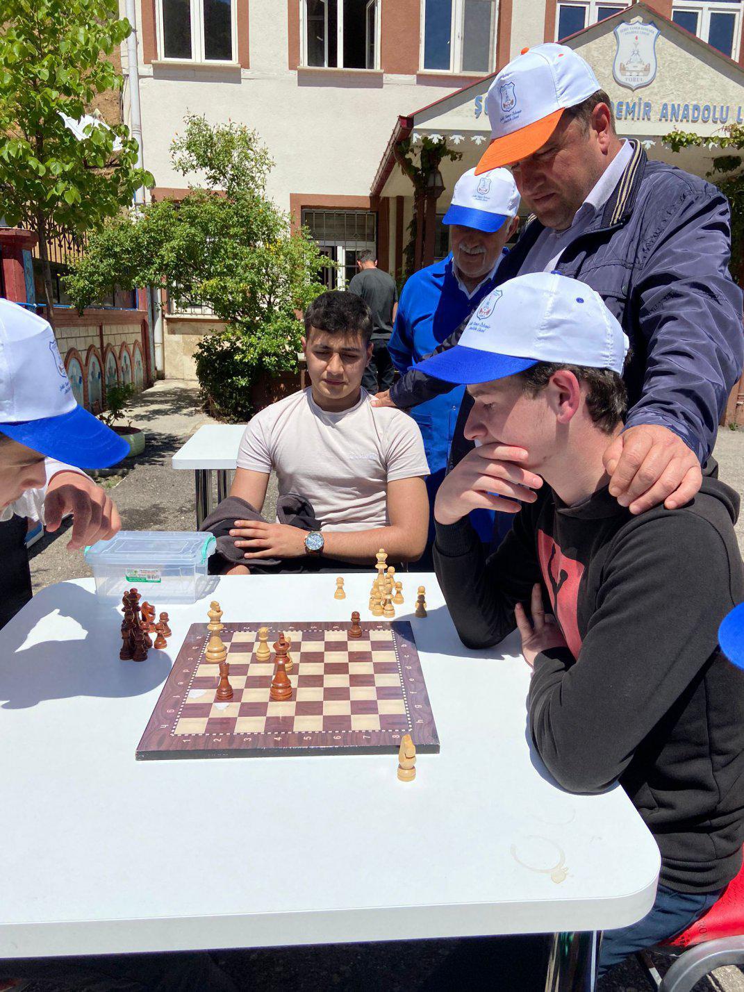 Şehit Tamer Özdemir Anadolu Lisesinden anlamlı bahar şenliği 17