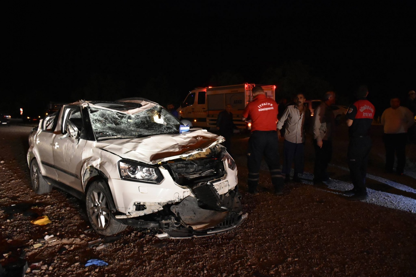 Gümüşhane’de otomobil duvardan düştü: 1 ölü 4