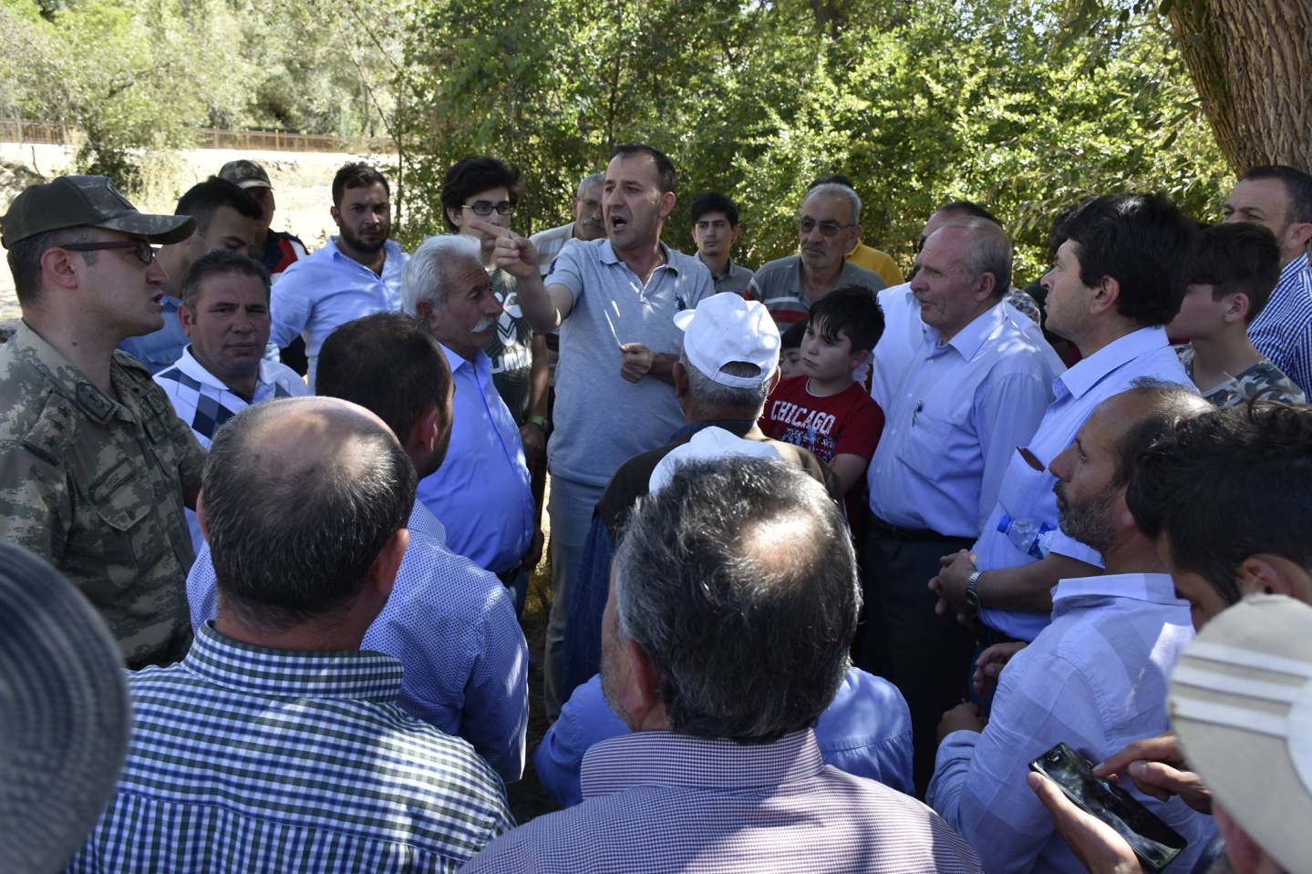 Gümüşhane’de vatandaşlar çimento fabrikasına giriş çıkışı kapattı 3
