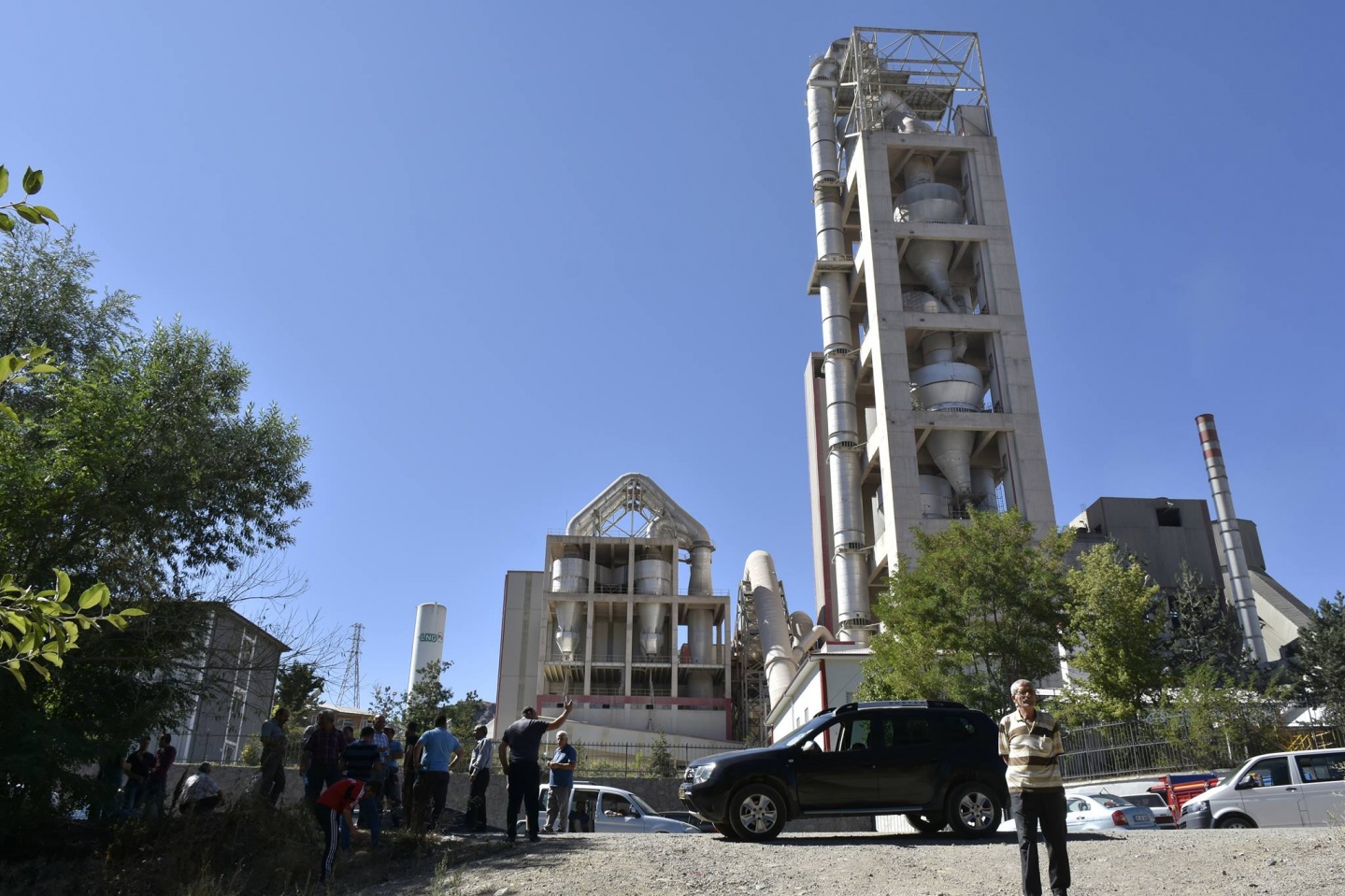 Gümüşhane’de vatandaşlar çimento fabrikasına giriş çıkışı kapattı 11