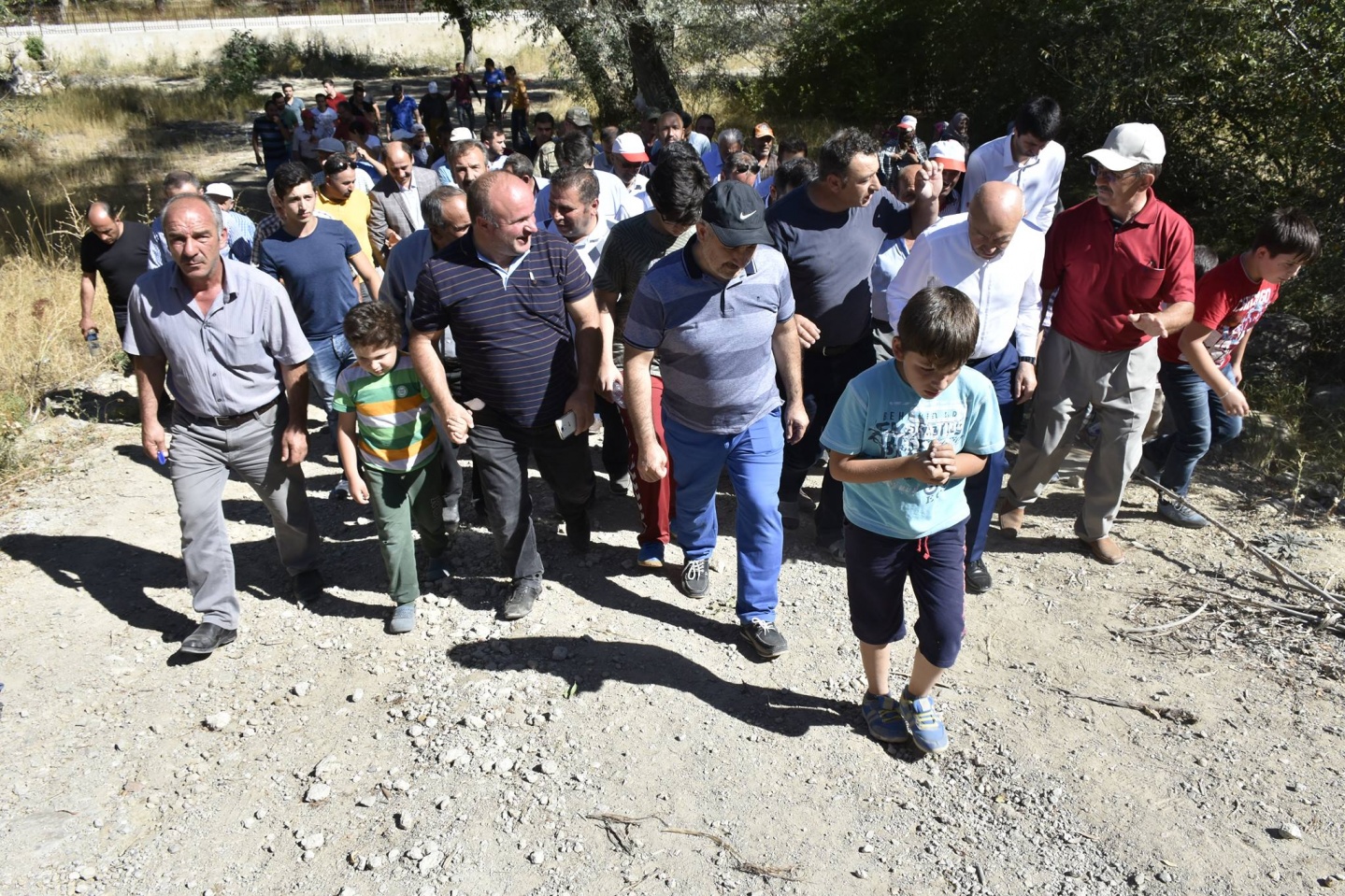 Gümüşhane’de vatandaşlar çimento fabrikasına giriş çıkışı kapattı 7