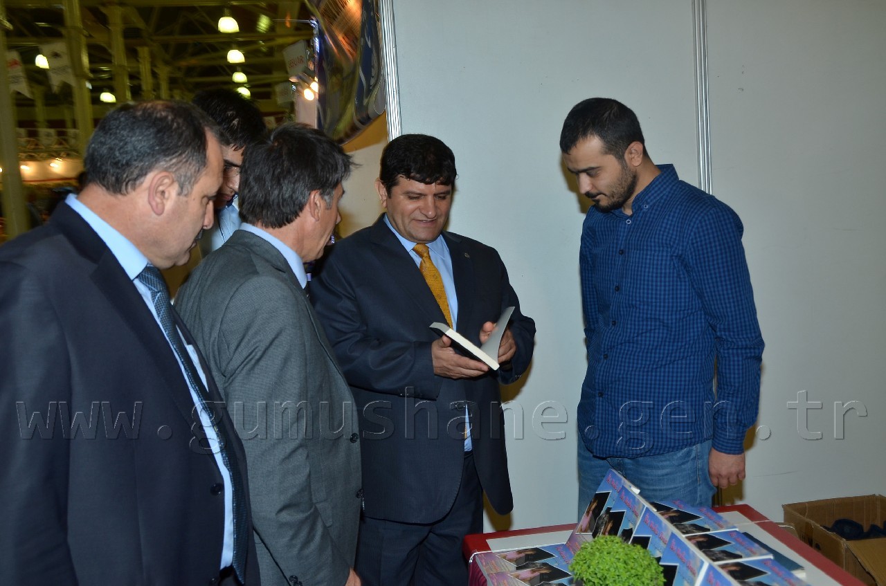 Vali Mayda Feshanedeki Stantları Gezdi 1