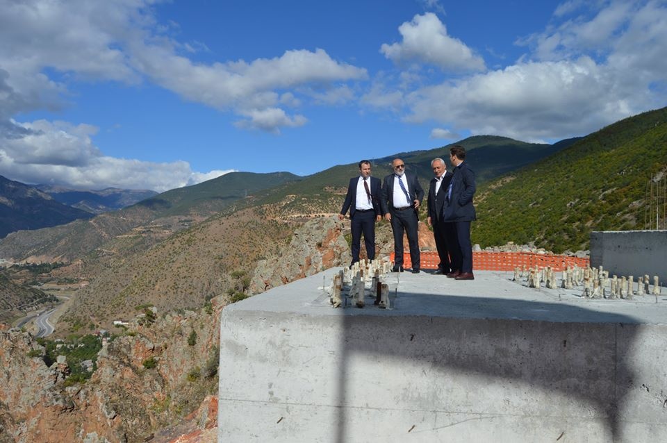 Torul kalesi yolu aydınlatıldı 4