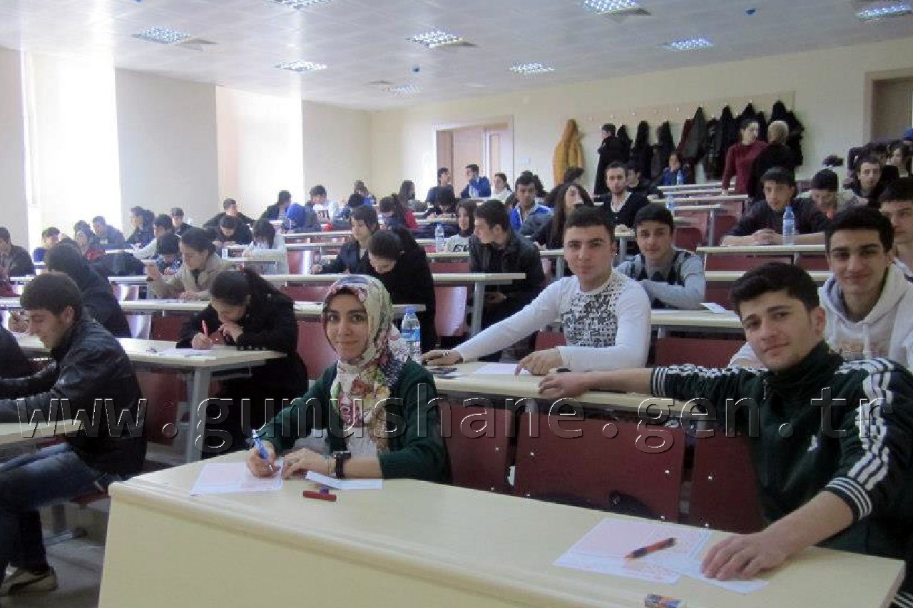 Gümüşhane'de İlk Kez Öğrenciler Deneme Sınavına Üniversitede Girdi 4