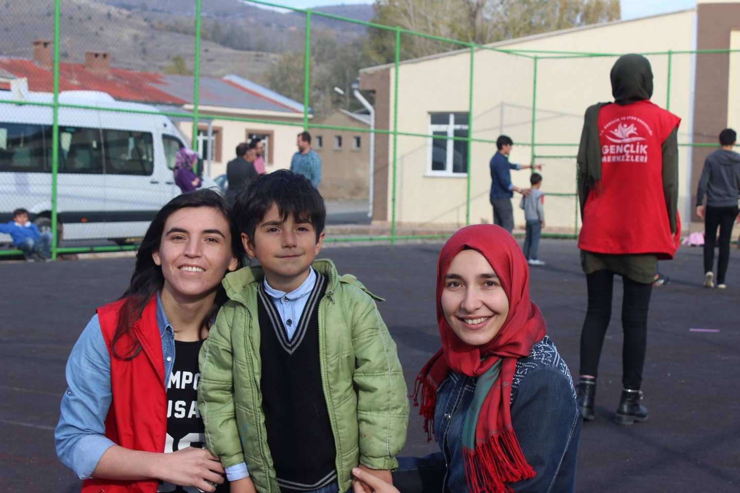 Gençlik Merkezi Çocukların yüzünde tebessüm olmaya devam ediyor 1