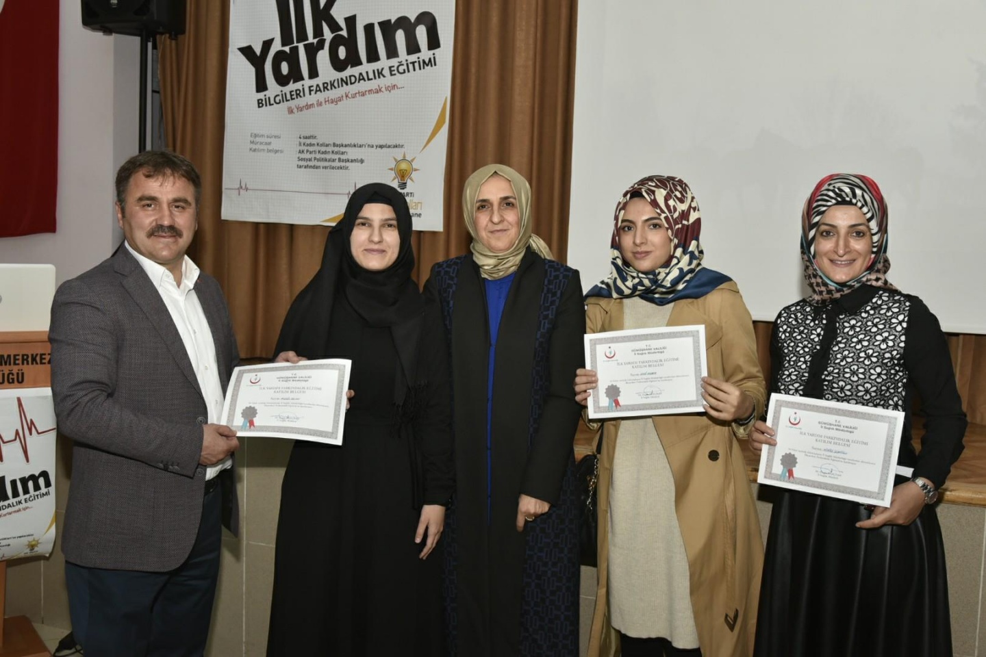 AK Parti kadın kollarından farkındalık eğitimi 4