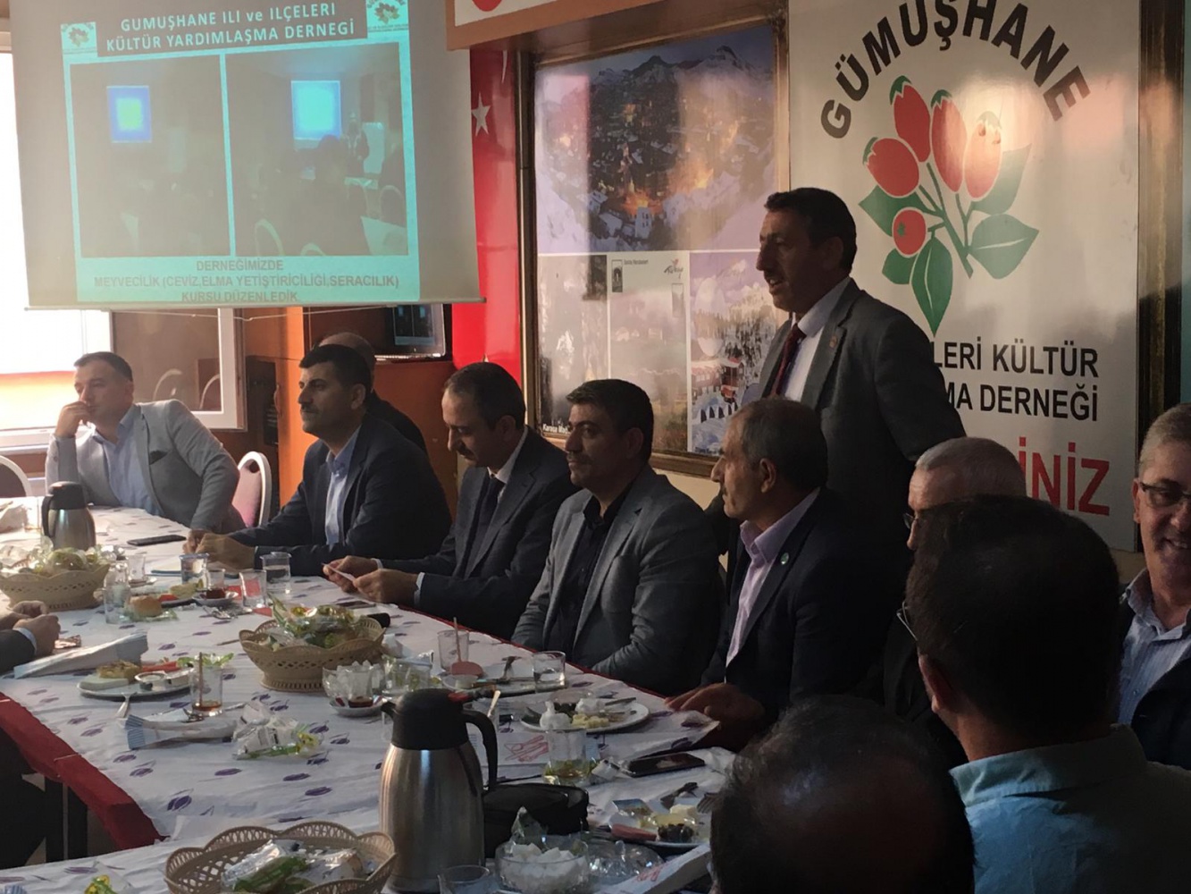 Sultanbeyli Gümüşhaneliler derneği gençler için bir araya geldi 17