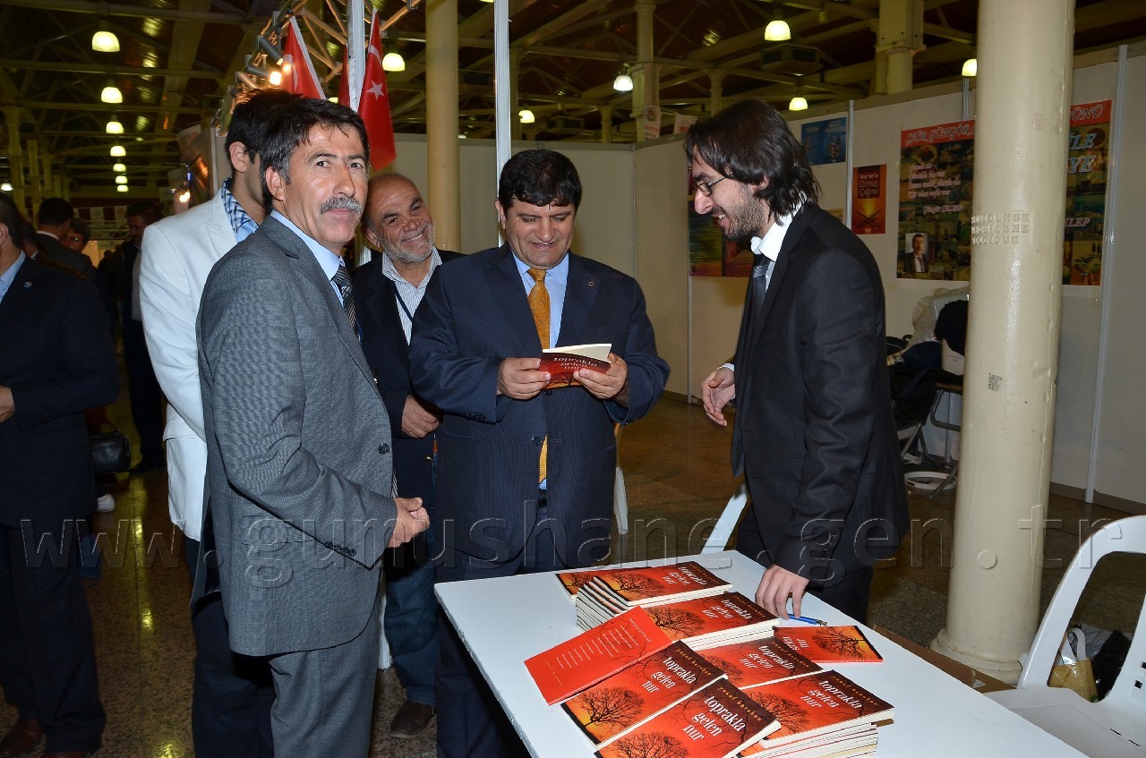 Vali Mayda Feshanedeki Stantları Gezdi 2