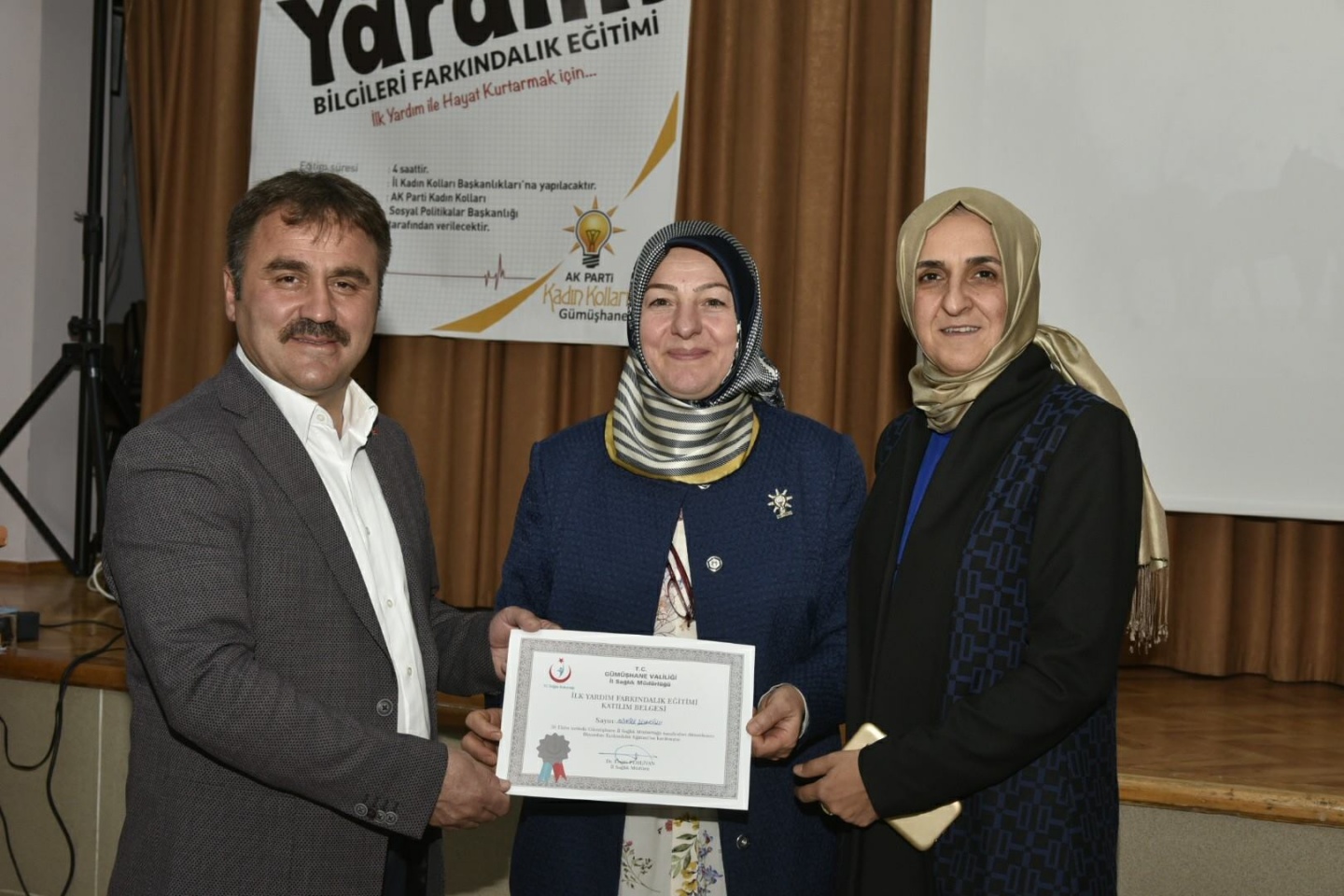 AK Parti kadın kollarından farkındalık eğitimi 14