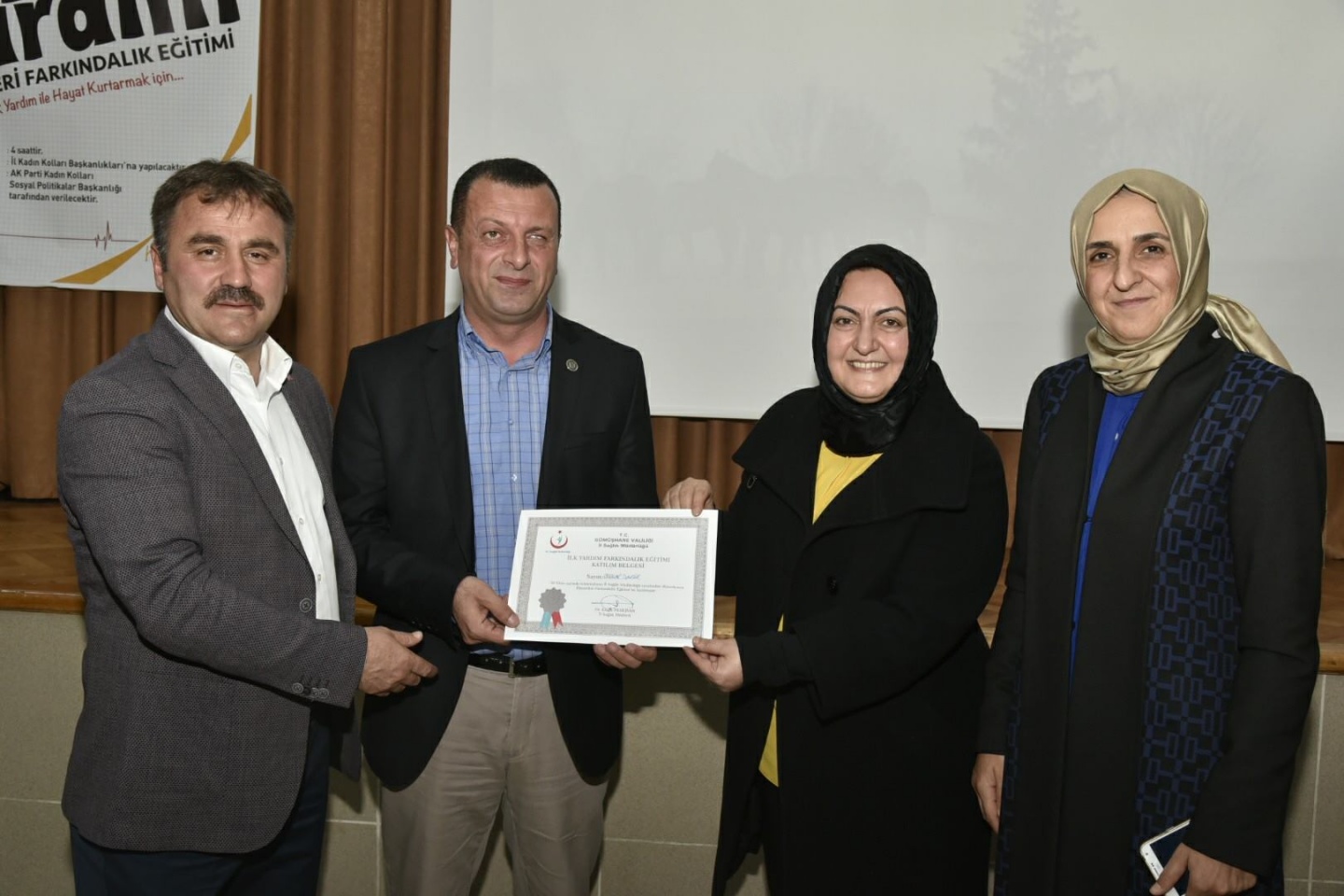 AK Parti kadın kollarından farkındalık eğitimi 10