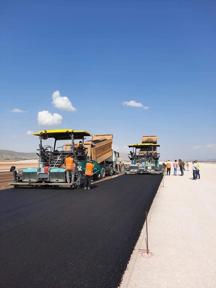 Gümüşhane-Bayburt havaalanında asfalt serimi başladı 2