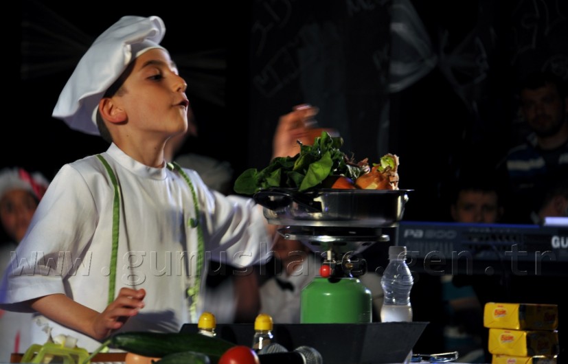 23 Nisan Coşkusu Salona Sığmadı 7