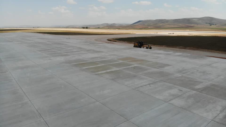 Gümüşhane-Bayburt havaalanında asfalt serimi başladı 1