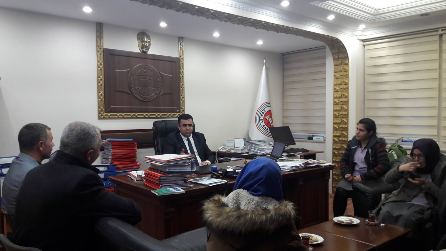 Gençler Başsavcı’nın makamında kitap kritiği yaptı 5