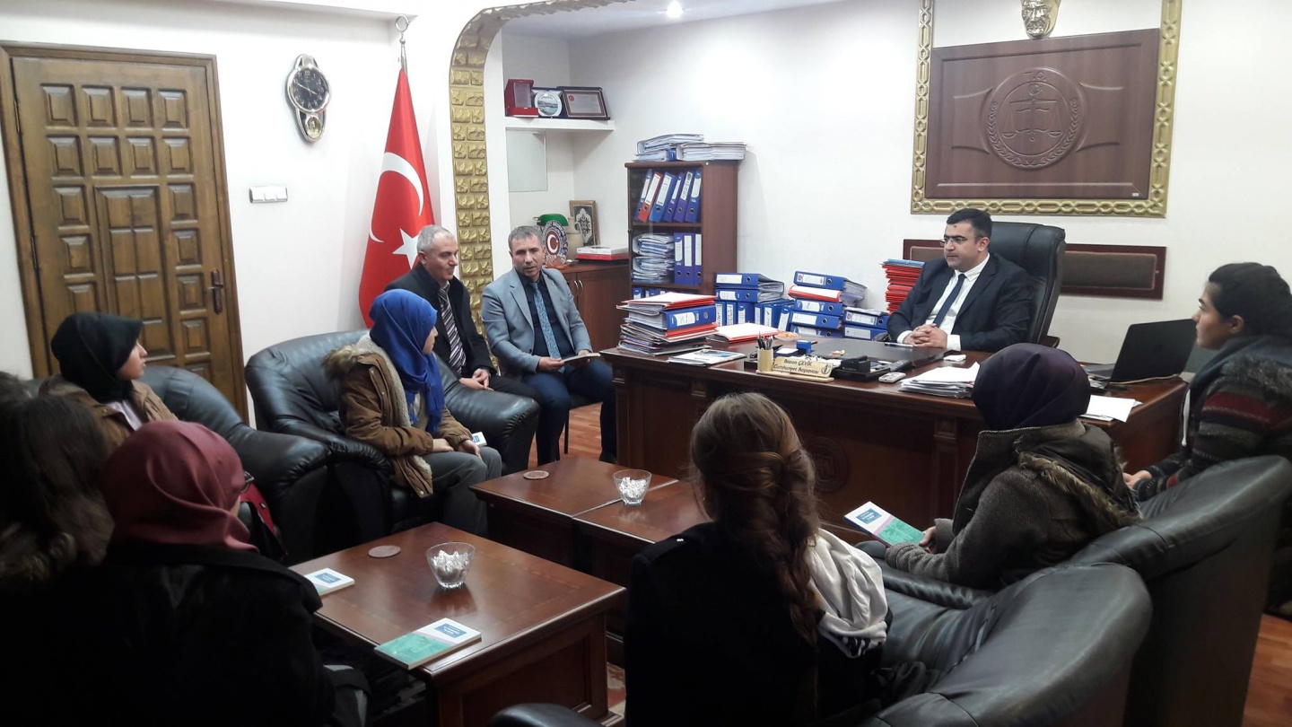 Gençler Başsavcı’nın makamında kitap kritiği yaptı 2